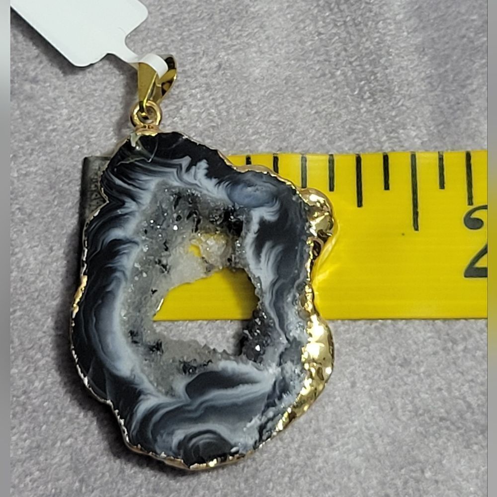 Geode Amethyst Pendant - Picture 15 of 16